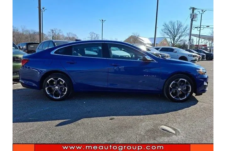 $17987 : Chevrolet Malibu 2023 LT 4dr image 6