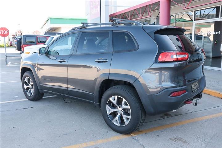 $16979 : 2015 Cherokee Trailhawk image 6