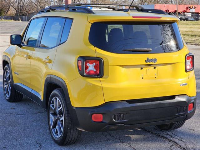 $6995 : 2016 Renegade Latitude image 8