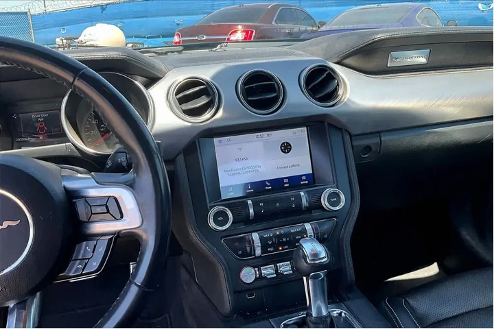 $26989 : Ford Mustang 2022 EcoBoost 2 image 7