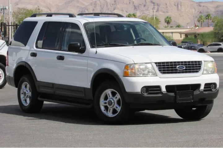 $8995 : 2003 Explorer XLT image 2