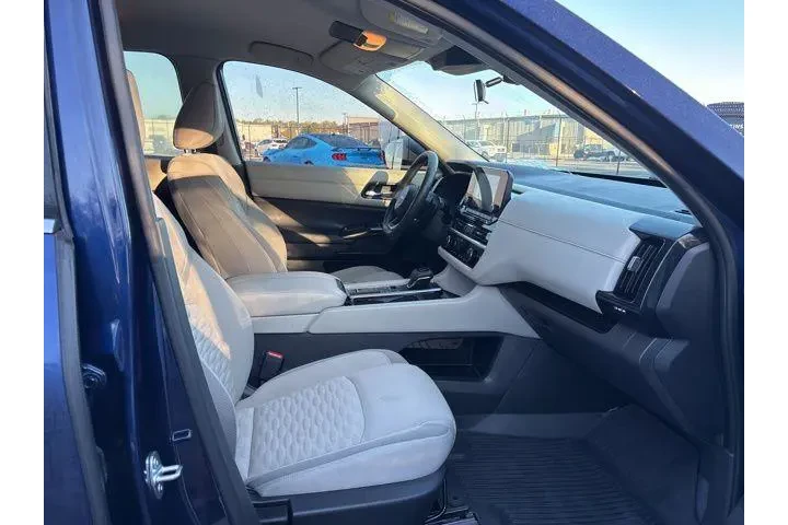 $27901 : Nissan Pathfinder 2022 SV 4d image 8