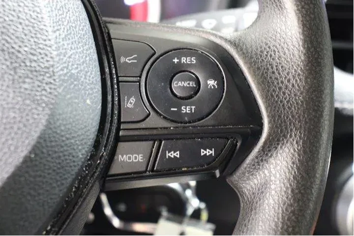 $29998 : Toyota RAV4 2023 AWD LE 4dr image 10