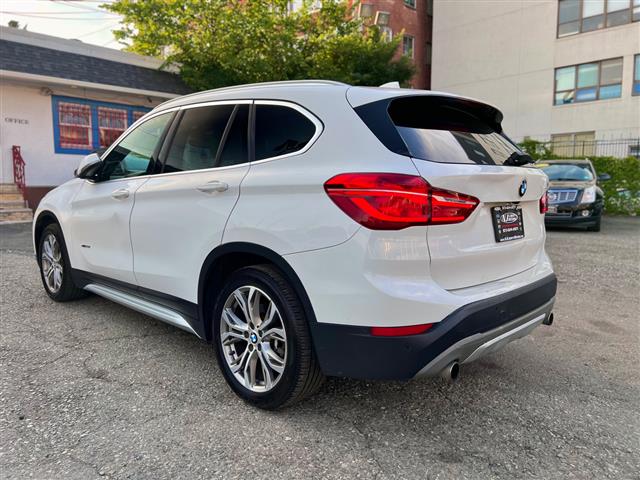 2016 BMW X1 XDRIVE28I image 7