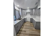 $1550 : READY FOR NEW TENANT ✅Maywood thumbnail