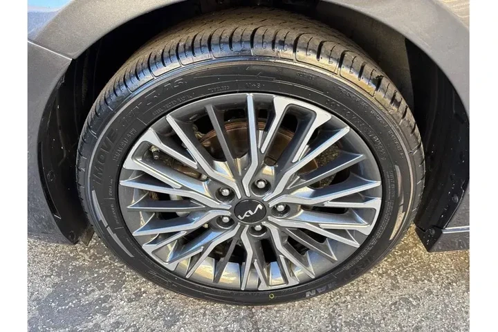 $22498 : Kia Forte 2023 GT-Line 4dr S image 8