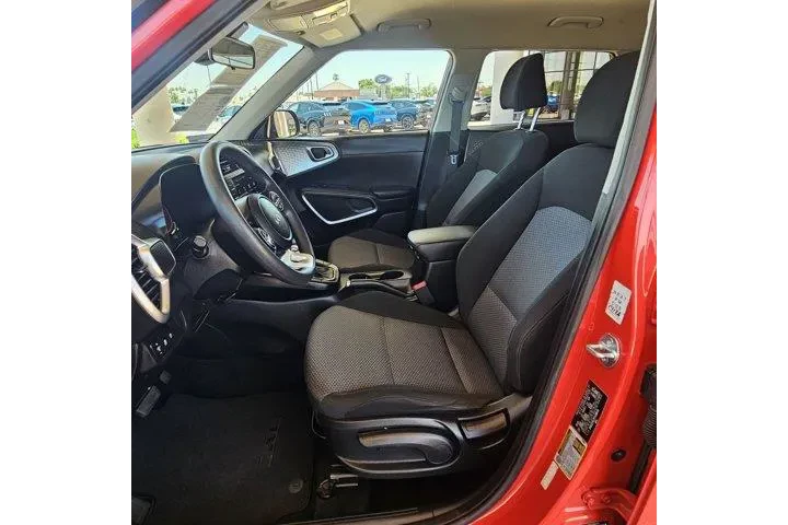 $15888 : Kia Soul 2023 LX 4dr Crossov image 10