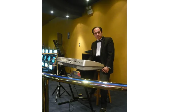 Música Pianista Cumpleaños image 5