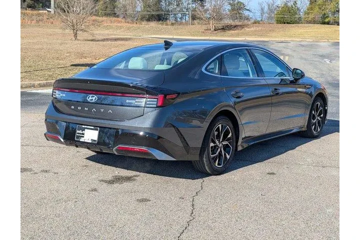 $24999 : Hyundai SONATA 2025 SEL 4dr image 6