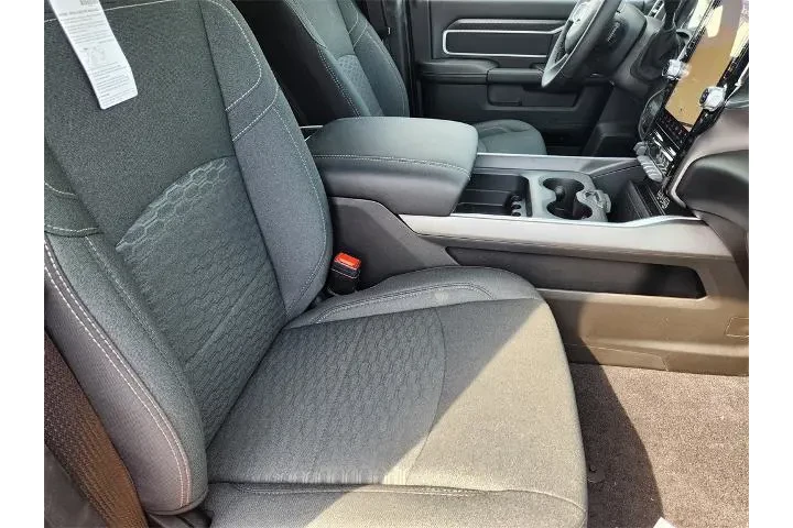 Ram 3500 2025 4x4 Big Horn 4 image 10