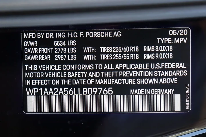 $27997 : 2020 Macan image 1
