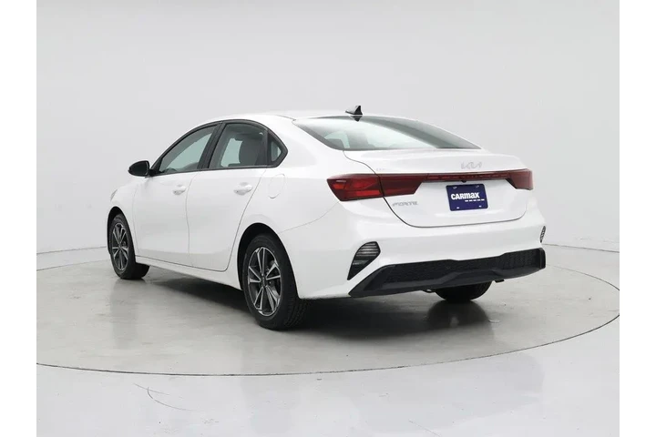 $18998 : Kia Forte 2024 LXS 4dr Sedan image 2