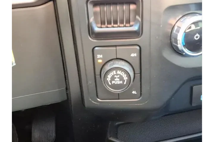 $39987 : Ford F-150 2023 4x4 XL 4dr S image 9