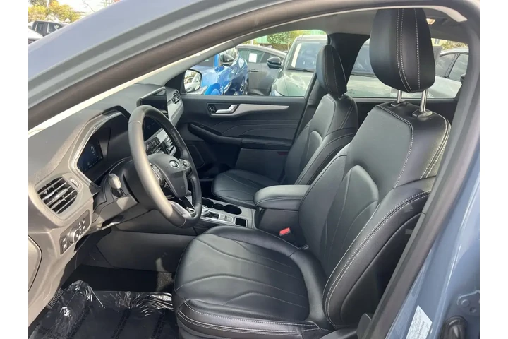 $29500 : Ford Escape Plug-In Hybrid 2 image 10