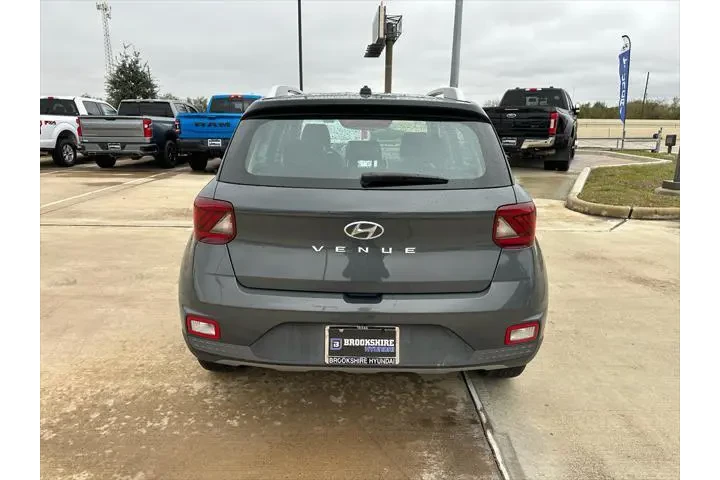 $19995 : Hyundai VENUE 2025 Limited 4 image 6