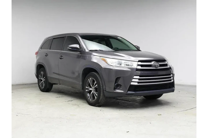 $21998 : Toyota Highlander 2018 LE 4d image 1