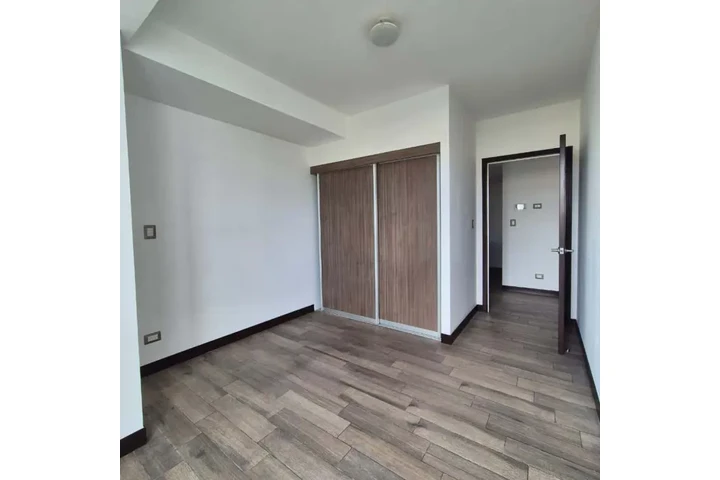 $1 : Apartamento en Venta zona 16 image 5