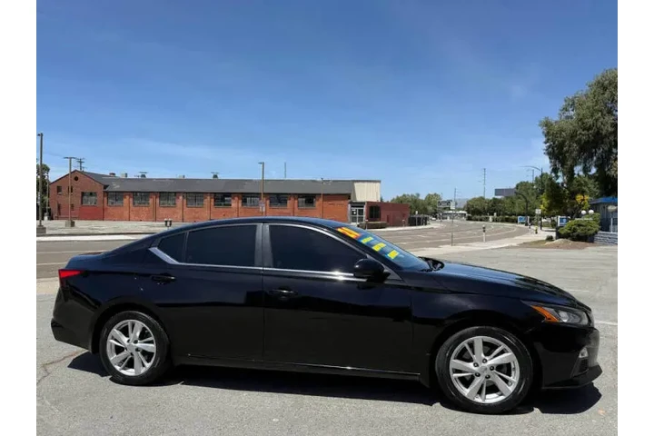 $19995 : 2020 Altima 2.5 SR image 4