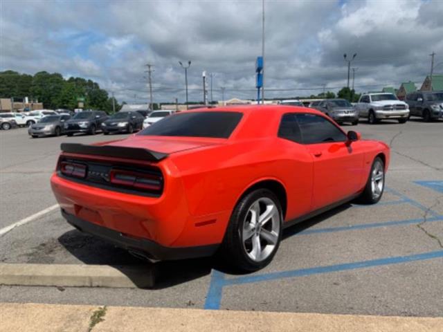 2017 Challenger image 9