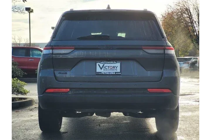 $32905 : Jeep Grand Cherokee 2023 4x4 image 5