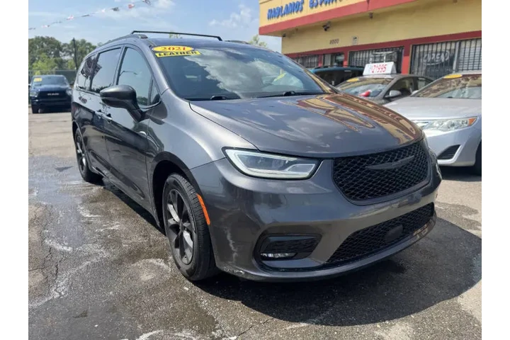 $20995 : 2021 Pacifica Touring L image 1