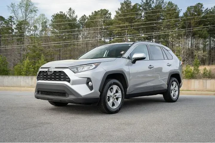 $24987 : Toyota RAV4 2021 XLE 4dr SUV image 3