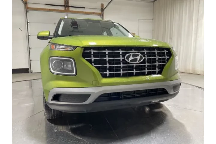 $16500 : Hyundai VENUE 2023 SEL 4dr C image 2