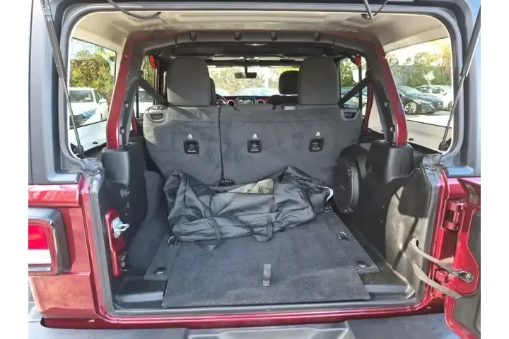 $36995 : Jeep Wrangler Unlimited 2021 image 9