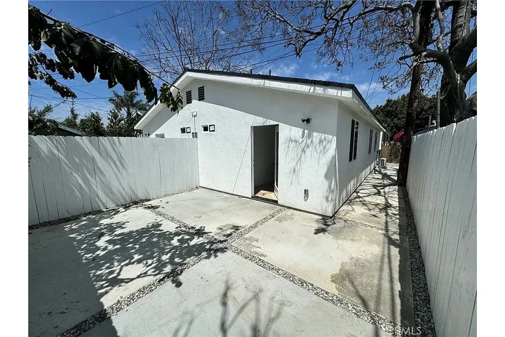 $2850 : Beautiful Home 2B/2B image 7