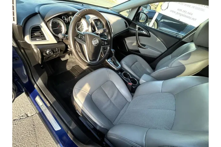 $7490 : 2013 Verano Convenience Group image 9