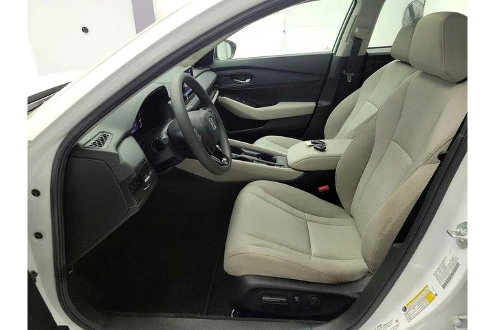 $27998 : Honda Accord 2024 EX 4dr Sed image 10