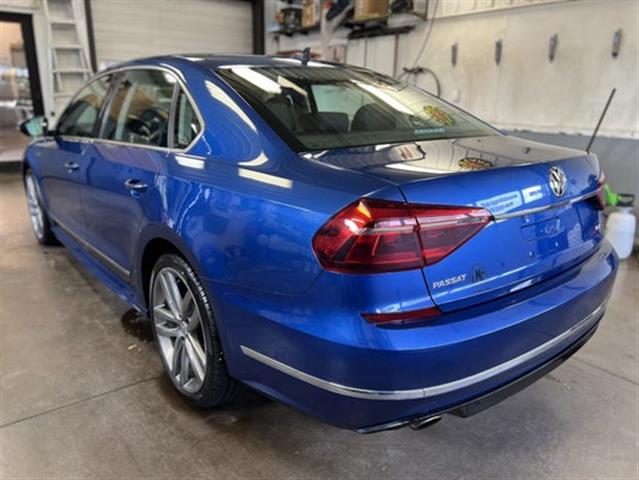 $14900 : 2017 Passat R-Line w/Comfort image 4