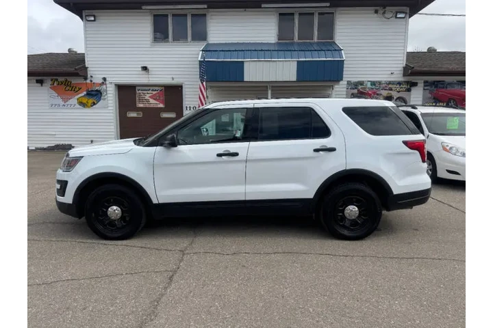 $11990 : 2019 Explorer Police Intercep image 1