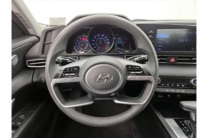 $20998 : Hyundai ELANTRA 2023 SEL 4dr image 10