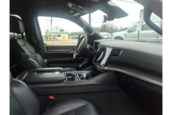 $39488 : Jeep Wagoneer L 2024 4x4 Ser image 7