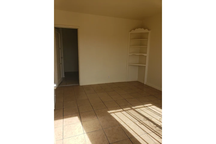 $1495 : LA, 1 bedroom, parking image 2