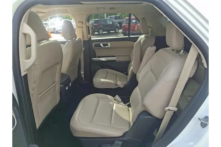 $34988 : Ford Explorer 2023 AWD XLT 4 image 10
