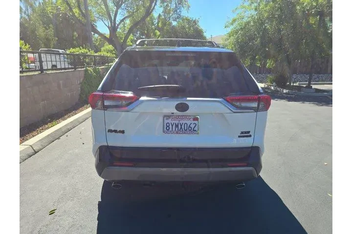 $29995 : Toyota RAV4 Hybrid 2021 AWD image 4