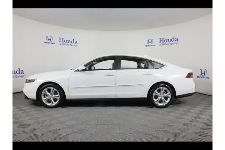 $25875 : Honda Accord 2023 LX 4dr Sed image 4