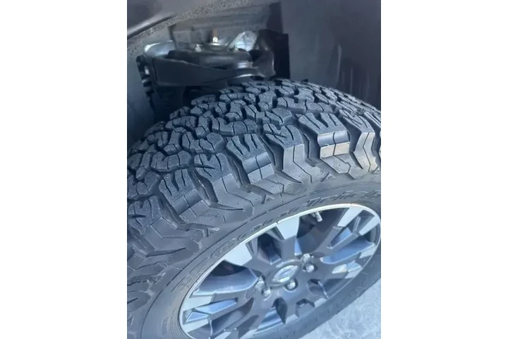 $23623 : Nissan Titan XD 2016 4x4 S 4 image 3