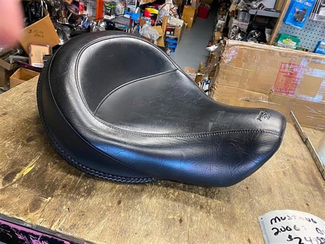 $250 : Mustang Wide Touring Seat Harl image 5