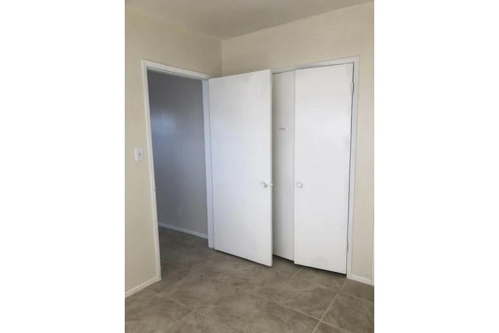 $1675 : 1 bedroom in Hawthorne image 6