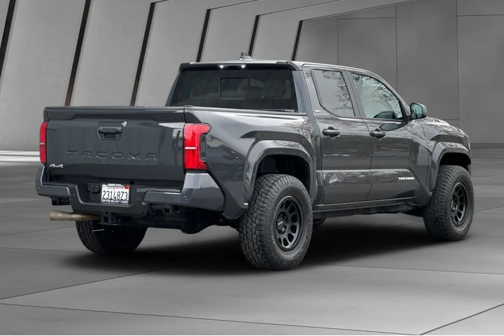 $36000 : Toyota Tacoma 2024 4x4 SR5 4 image 4