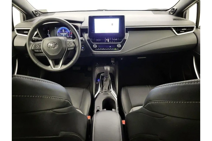 $25998 : Toyota Corolla Hatchback 202 image 9