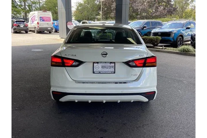 Nissan Altima 2022 AWD 2.5 S image 6