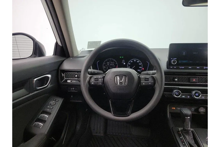 $25998 : Honda Civic 2025 LX 4dr Seda image 10