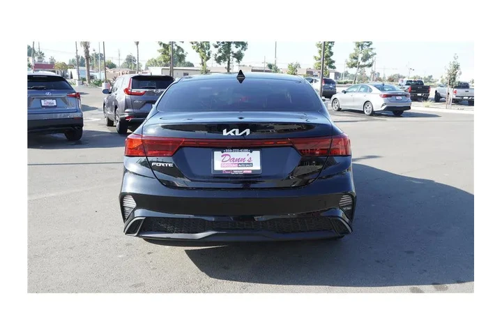 $14984 : 2023 Forte LXS image 7