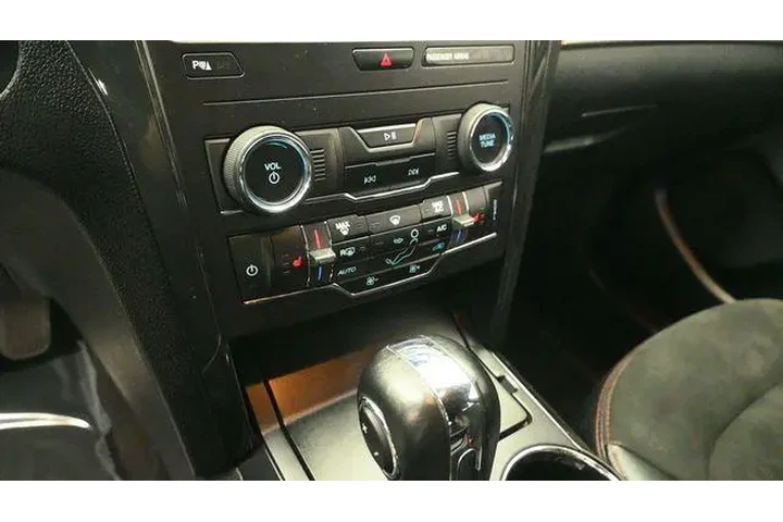 $19908 : Ford Explorer 2019 AWD XLT 4 image 3