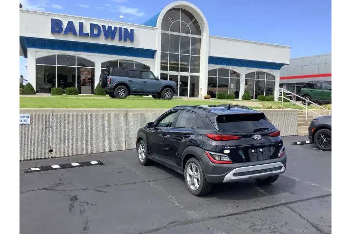 $26950 : Hyundai KONA 2023 AWD SEL 4d image 5