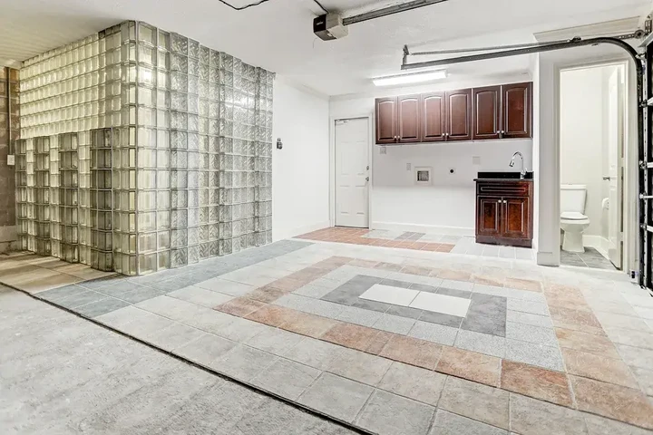 $2500 : 4 bed 3.5 bath available image 4